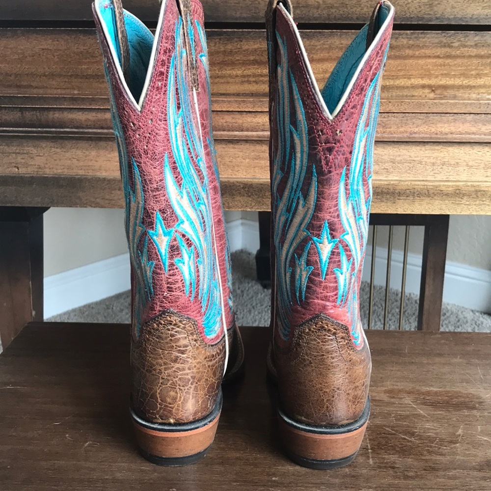 Boots - Picture 3 of 6
